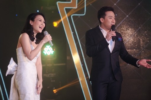 Sao Việt đồng loạt livestream khi Mỹ Tâm khoe giọng với hàng loạt hit trong album mới