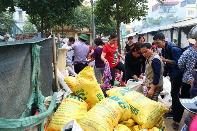 Chay lon cho Quang o Ha Noi, tieu thuong khoc rong vi tay trang