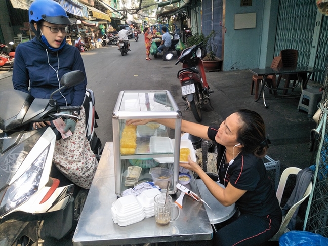 Banh cuon ngot Campuchia khong bang hieu, ban 1.000 cuon/ngay