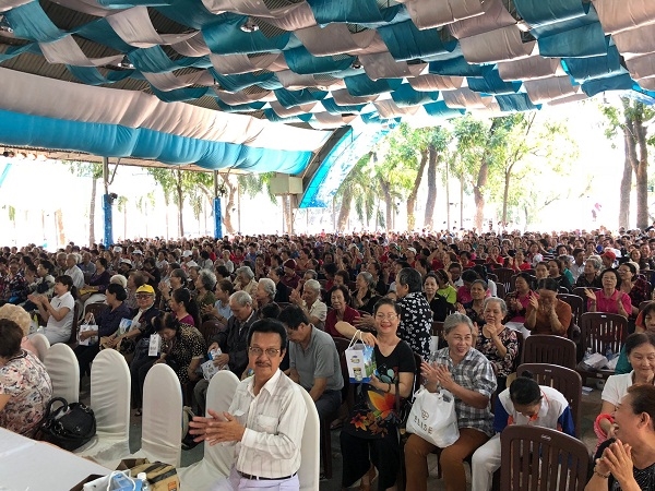 Vinamilk khoi dong hanh trinh cham soc suc khoe nguoi cao tuoi nam 2018