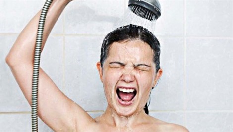 Tắm sao để tránh đột quỵ?