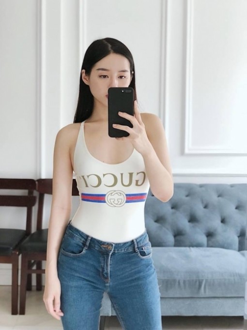Áo bơi một mảnh Gucci giá 9 triệu đồng được mỹ nhân Việt yêu thích