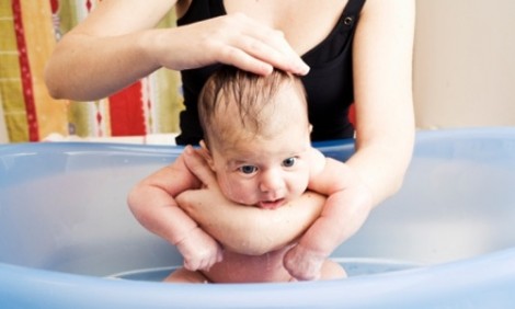 Có nên tắm cho trẻ sơ sinh mỗi ngày?