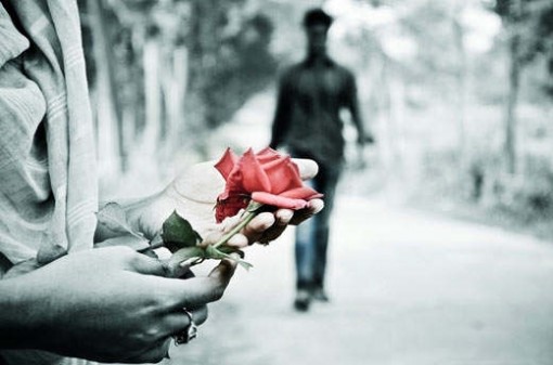 Vì sao tình yêu thời nay lại rất mong manh?