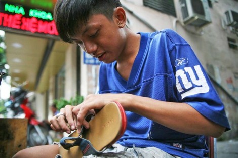 Người và nghề đánh giày ở Sài Gòn