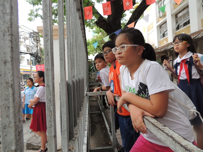 TP.HCM nghiem cam truong hoc 'van dong' dong tien khi tuyen sinh dau cap