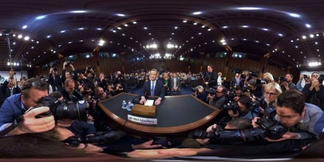 'Vũ khí' giúp ông chủ Facebook Mark Zuckerberg tự tin khi ngồi 'ghế nóng'