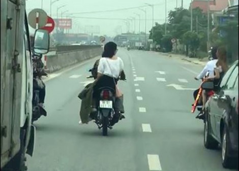 Triệu tập nhóm thanh niên chạy xe máy chặn ô tô cho em trai rước dâu