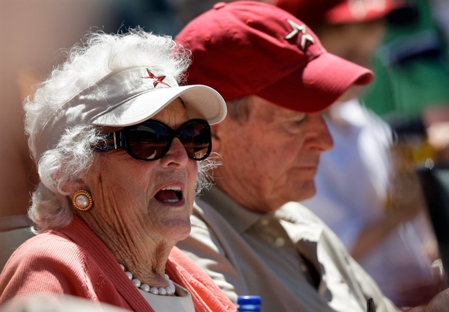 Barbara Bush: Nguoi viet nen chuyẹn tình dáng nguõng mọ nhát trong các dòi Tỏng thóng Mỹ