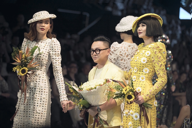 Ha Ho, Thanh Hang nam tay catwalk sau 5 nam