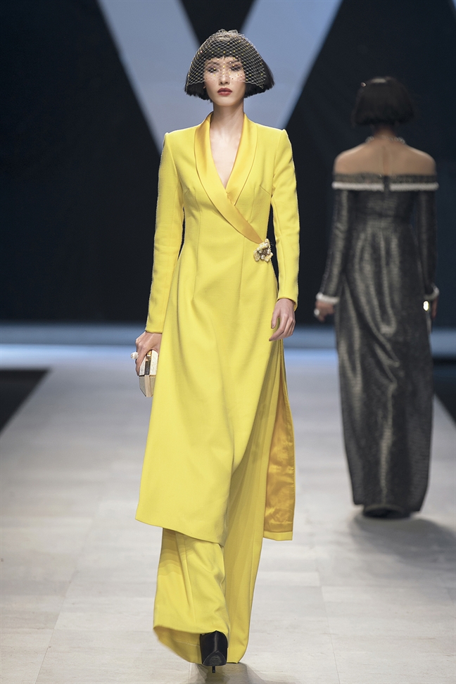 Ha Ho, Thanh Hang nam tay catwalk sau 5 nam