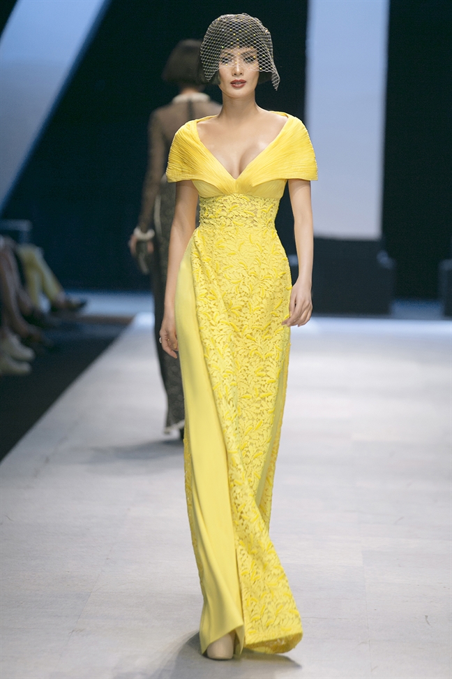 Ha Ho, Thanh Hang nam tay catwalk sau 5 nam