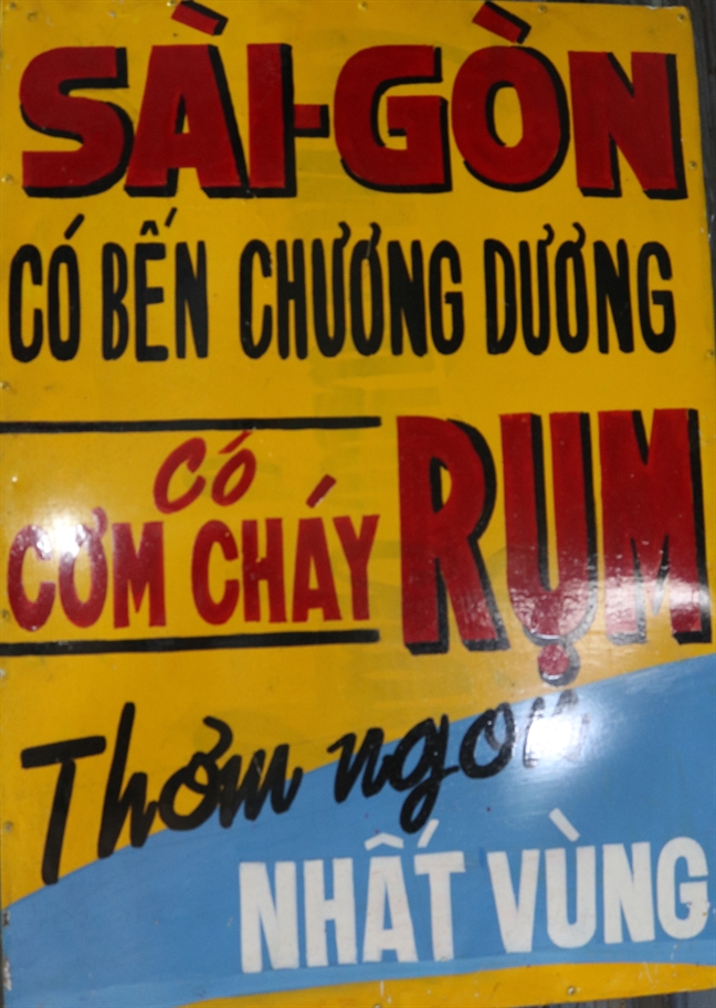 Người đàn ông lưu giữ ký ức Sài Gòn qua những bảng hiệu quảng cáo ...
