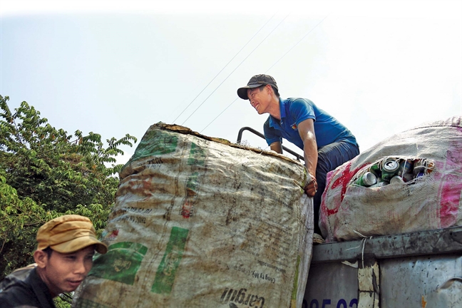 Buc anh ke chuyen: Nghiep rac