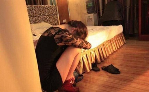 Mại dâm thành một nghề: Không cấm được thì thừa nhận?
