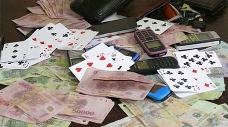Phó chủ tịch xã bị bắt khi đang đánh bạc tại nhà riêng