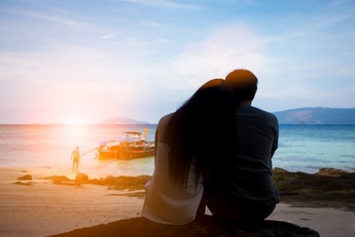 Một già một trẻ, thì sao?