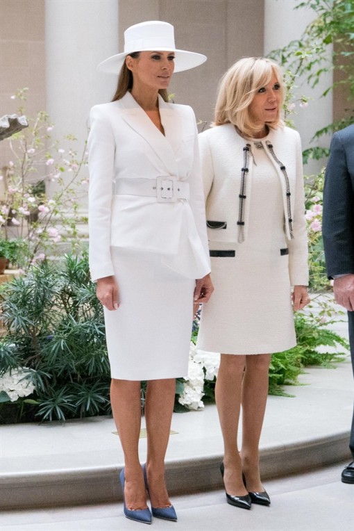Cách phối suite trắng mùa hè sang chảnh như Đệ nhất phu nhân Mỹ Melania Trump