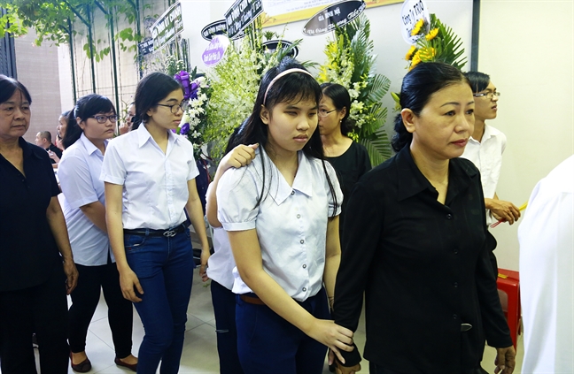 Hang tram hoc sinh khiem thi, nguoi mu thuong tiec Huong Duong