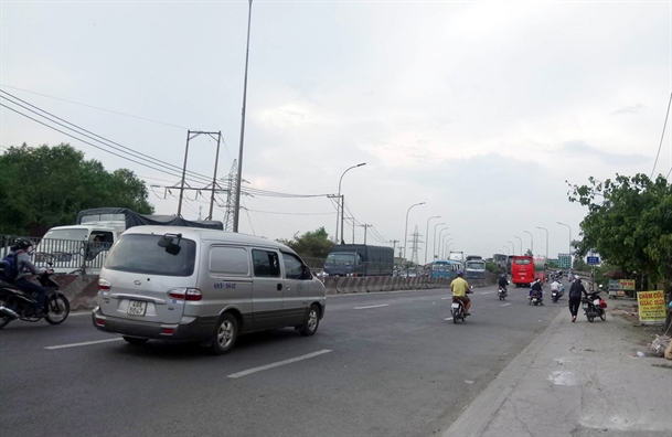 Nguoi Sai Gon thanh thoi di nghi le, Ha Noi un tac nghiem trong tren nhieu tuyen duong