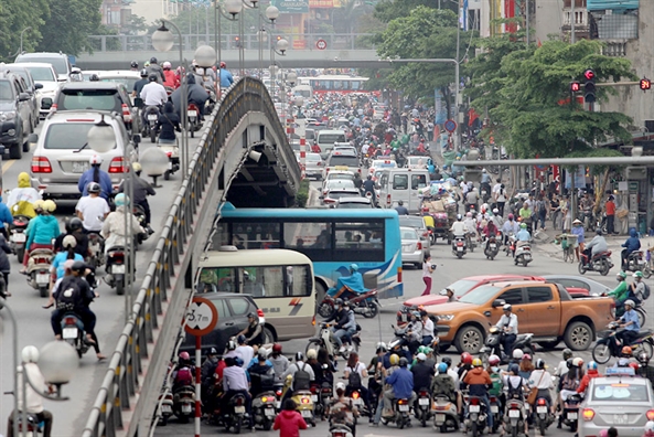 Nguoi Sai Gon thanh thoi di nghi le, Ha Noi un tac nghiem trong tren nhieu tuyen duong