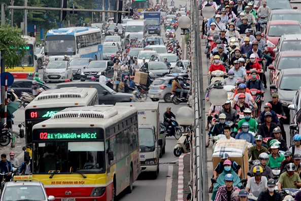 Nguoi Sai Gon thanh thoi di nghi le, Ha Noi un tac nghiem trong tren nhieu tuyen duong