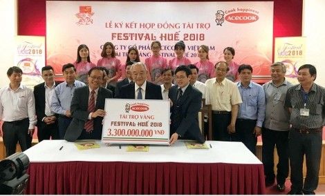 Acecook Việt Nam ký kết hợp đồng tài trợ Festival Huế 2018