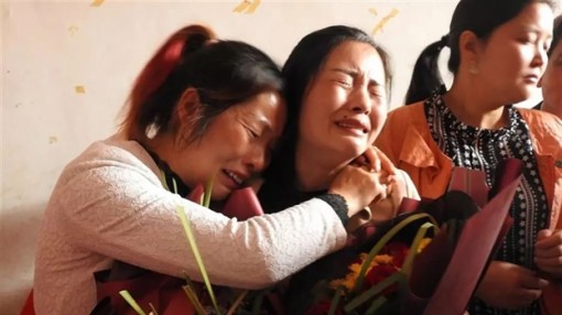 Trung Quốc: Cô gái bị bắt cóc 21 năm đoàn tụ với cha mẹ đẻ