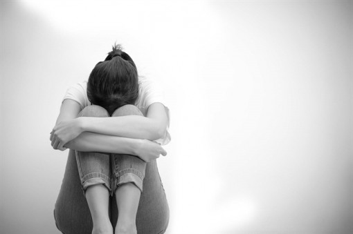 Sao phải tự tử vì một người không xứng đáng?