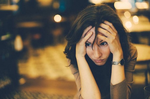 Lời nguyền nào khiến cô gái cứ yêu là lại gặp bóng của người cũ?