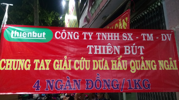 Nguoi Sai Gon nghia tinh ‘giai cuu’ 18 tan dua hau Quang Ngai