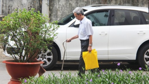 Nguyễn Khắc Thủy được hưởng án treo vì tội dâm ô hàng loạt trẻ em là quá nhẹ