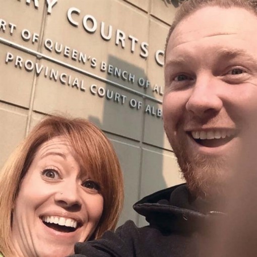 Chia tay, hãy cho nhau nụ cười…