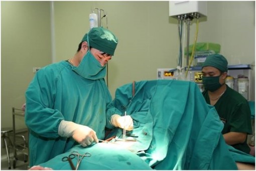 Thai nhi 8 tuần gây vỡ tử cung người mẹ