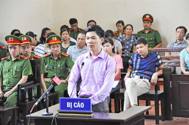 Xet xu vu tai bien chay than lam 9 nguoi chet: Bac si Hoang Cong Luong  tu dau da la 'con tot thi'?