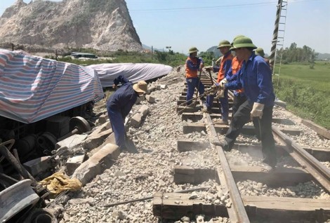 Yêu cầu sớm làm rõ nguyên nhân vụ lật tàu làm hơn 10 người thương vong