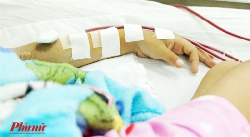 Những đứa trẻ sống mòn chờ... người cho tạng