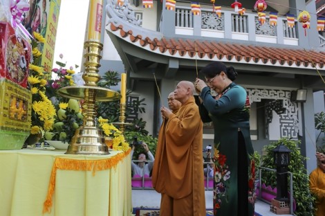 Chủ tịch Quốc hội Nguyễn Thị Kim Ngân thăm, chúc mừng Giáo hội Phật giáo dịp lễ Phật đản