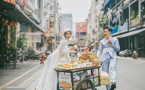 Nàng tiểu thư danh giá phải lòng chàng trai bán hoa quả và duyên phận đẹp như phim