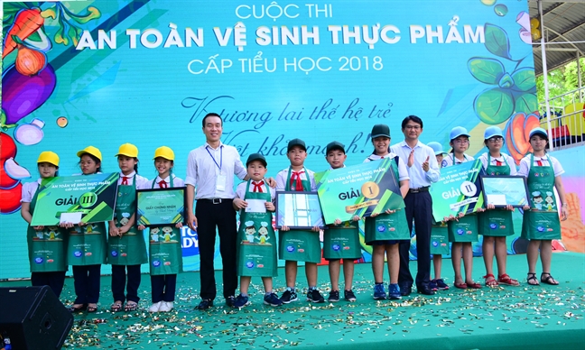 Sua Co Gai Ha Lan dong hanh cung hoi thi Ve sinh an toan thuc pham 2018