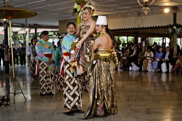 Sultan Yogyakarta: Cuoc cach mang nu quyen thay doi vuong quoc co kinh