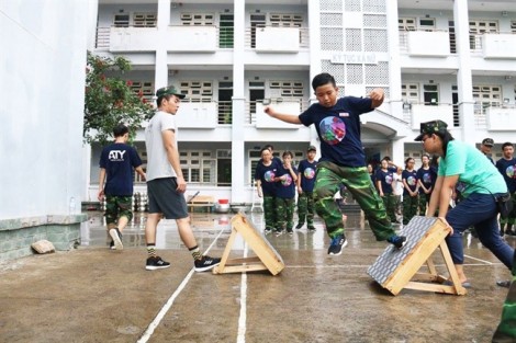 Lớp dạy kỹ năng hè 'sang chảnh' cho trẻ