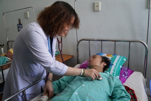 Người nhà chuẩn bị xin về, bệnh nhân bỗng tỉnh lại sau khi dùng 'thuốc hồi dương'