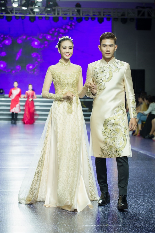 Mau ao dai cuoi truyen thong dep cho cap doi mua cuoi 2018