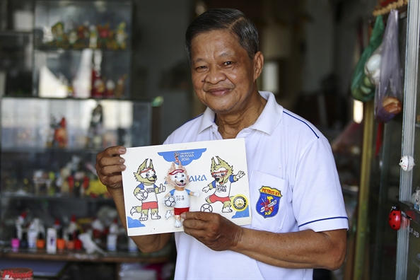 Thay giao che tac linh vat World Cup bang vo trung doc dao o Sai Gon