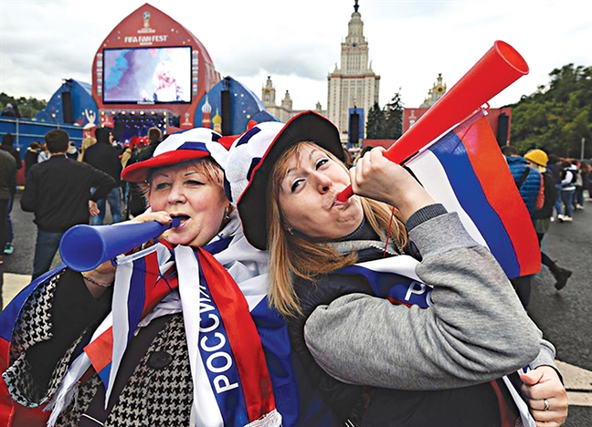 World Cup, xuc cam tu que huong cay dan balalaika