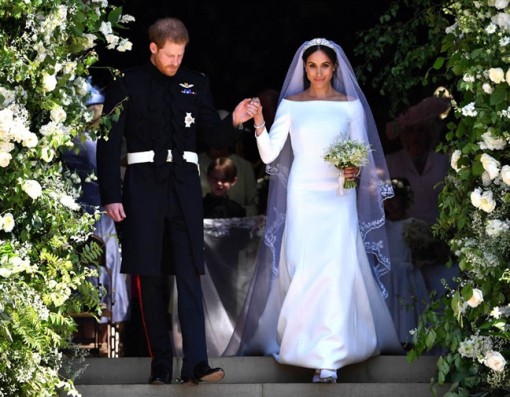 Công nương Meghan thổi bùng 'cơn sốt' váy cưới 2018