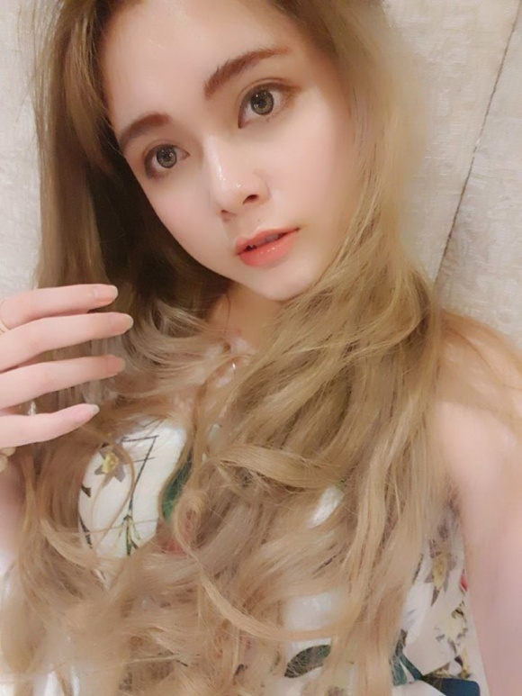 Sao lai cuoi nhao hot girl binh luan bong da?