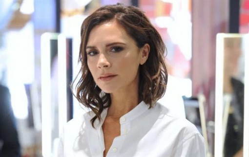 Chuyên gia trang điểm tiết lộ bí quyết Victoria Beckham luôn trẻ đẹp dù đã ngoài 40