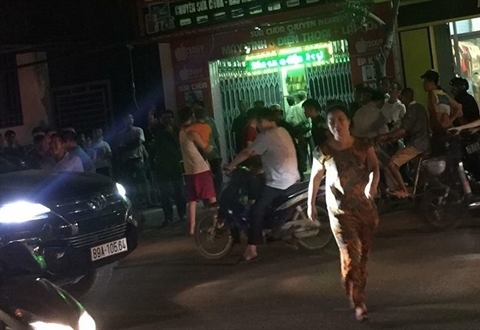 Thuc hu viec co gai bi hiep dam khi mang dien thoai di sua